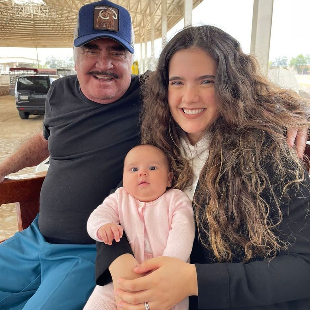 vicente fern ndez y camila fern ndez