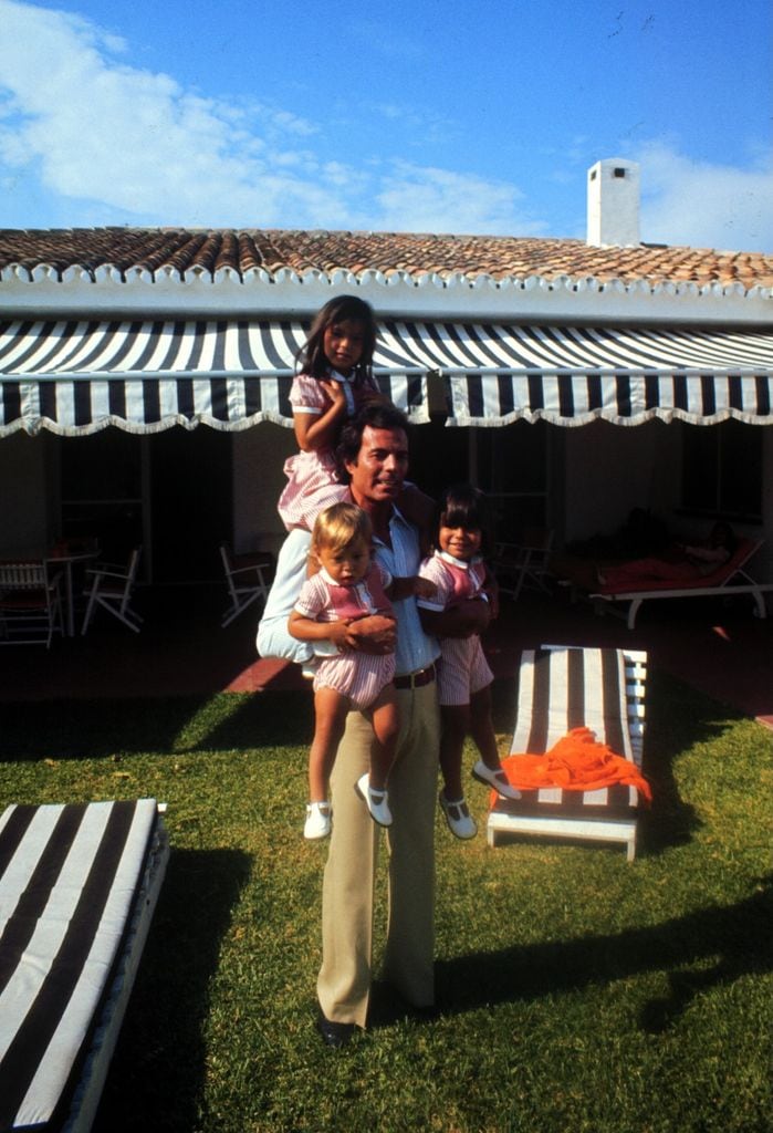 Julio Iglesias con sus hijos en su casa de la Costa del Sol