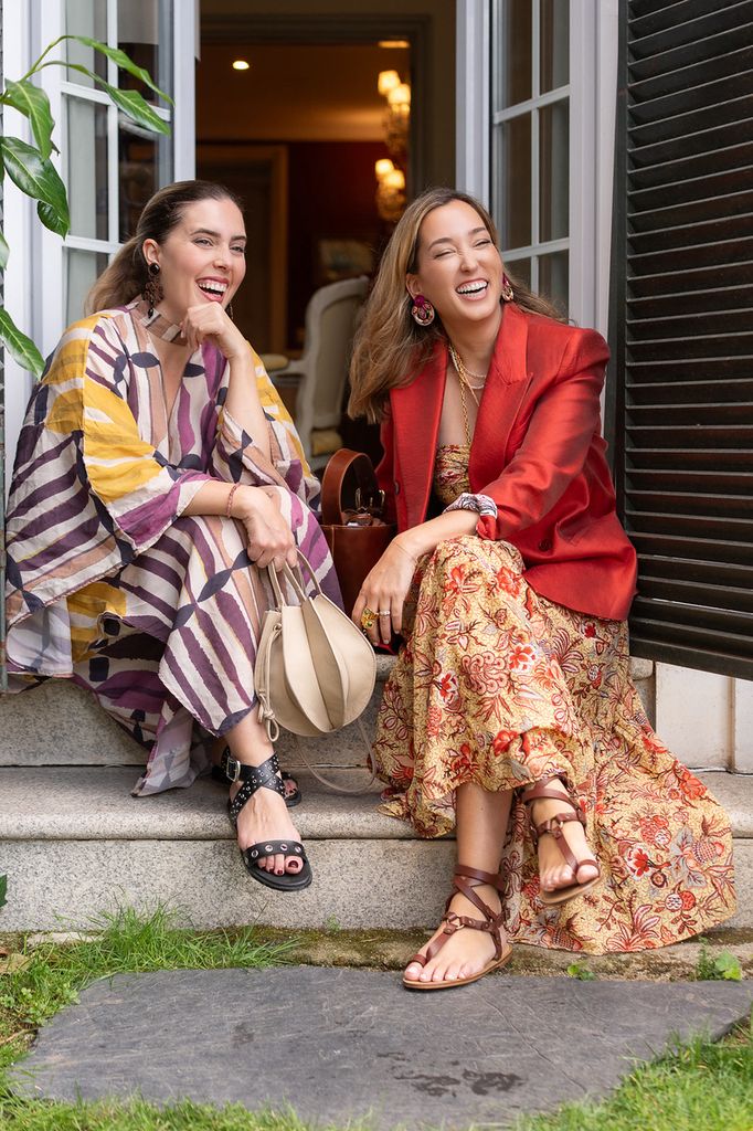 Blanca Barrera Cuadra junto a Ana María Chico de Guzmán