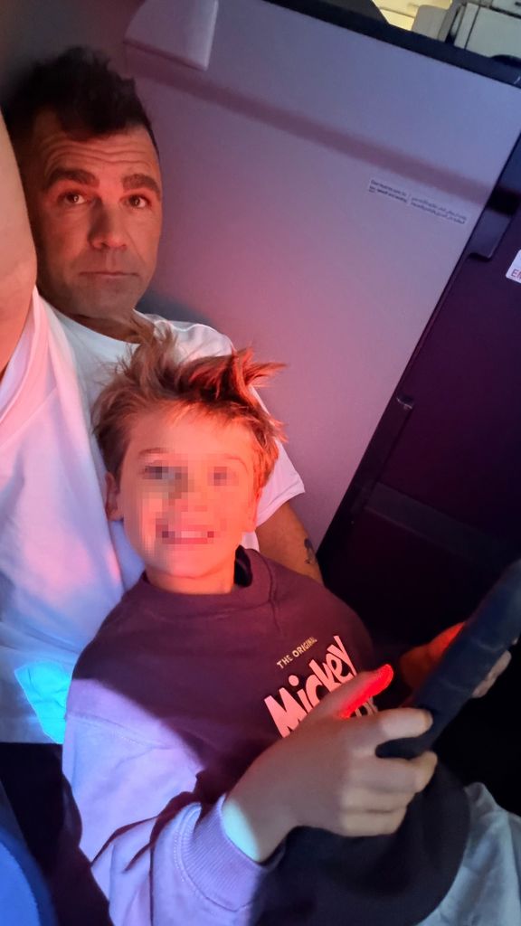 Fonsi con su hijo pequeño