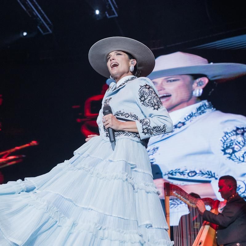 Natalia Jiménez en el Auditorio Nacional de la Ciudad de México en un concierto como parte de su gira internacional “Antología 20 Años”.