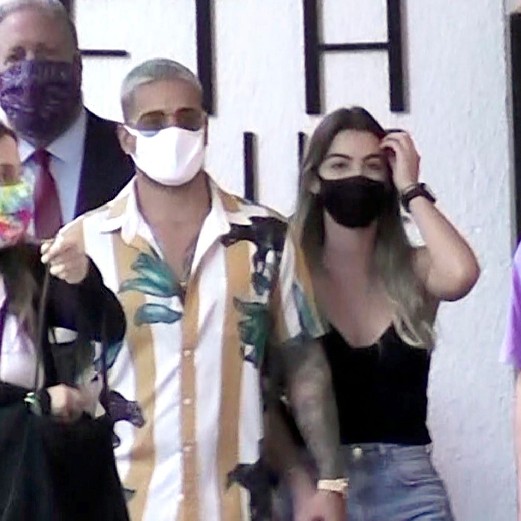 maluma de la mano con su nueva pareja