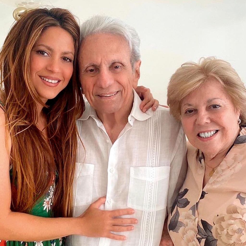 HO4083 SHAKIRA