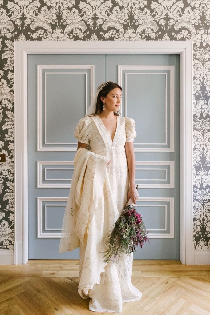 Diana con vestido de novia 'prêt-à-porter' de Alejandra Valero
