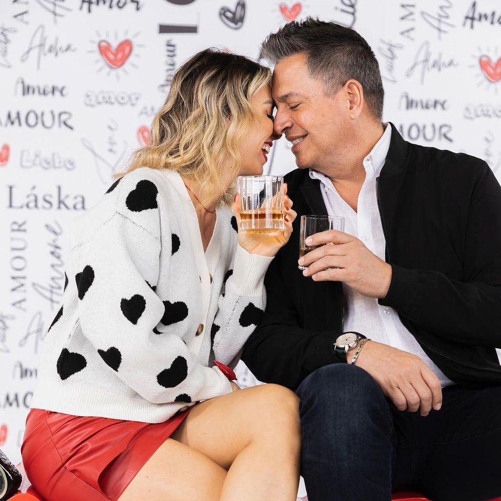 Alessandra Villegas y Daniel Sarcos