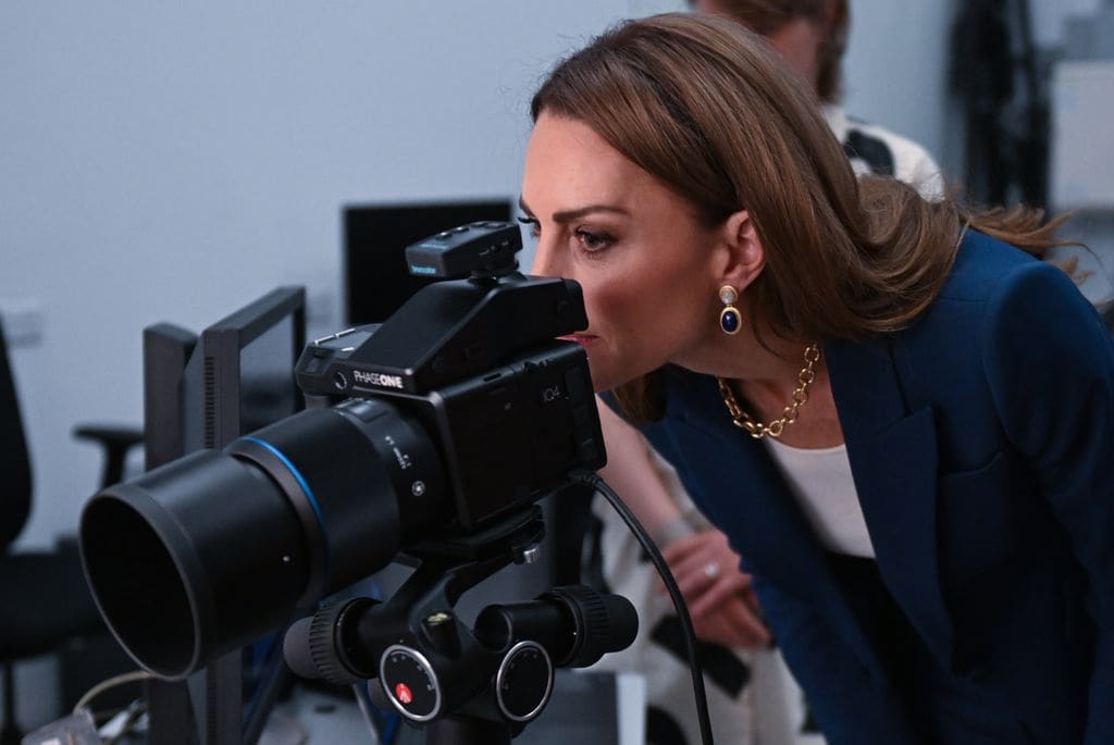 Kate tuvo la oportunidad de explorar el estudio de fotografía.