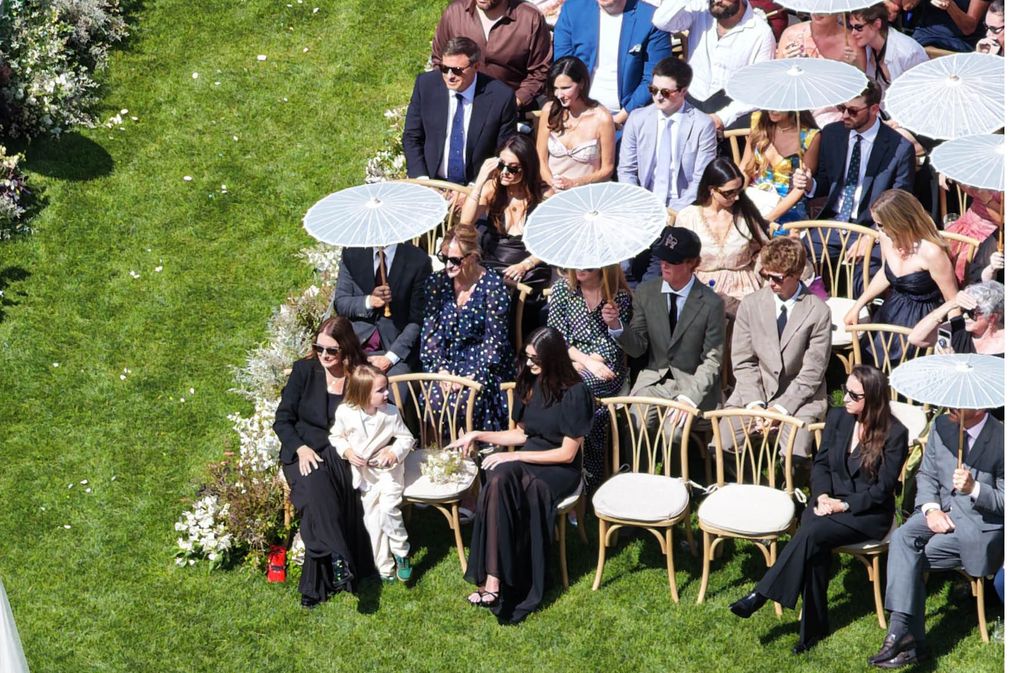 La familia de Emma Roberts estuvo  en primera familia durante la ceremonia.