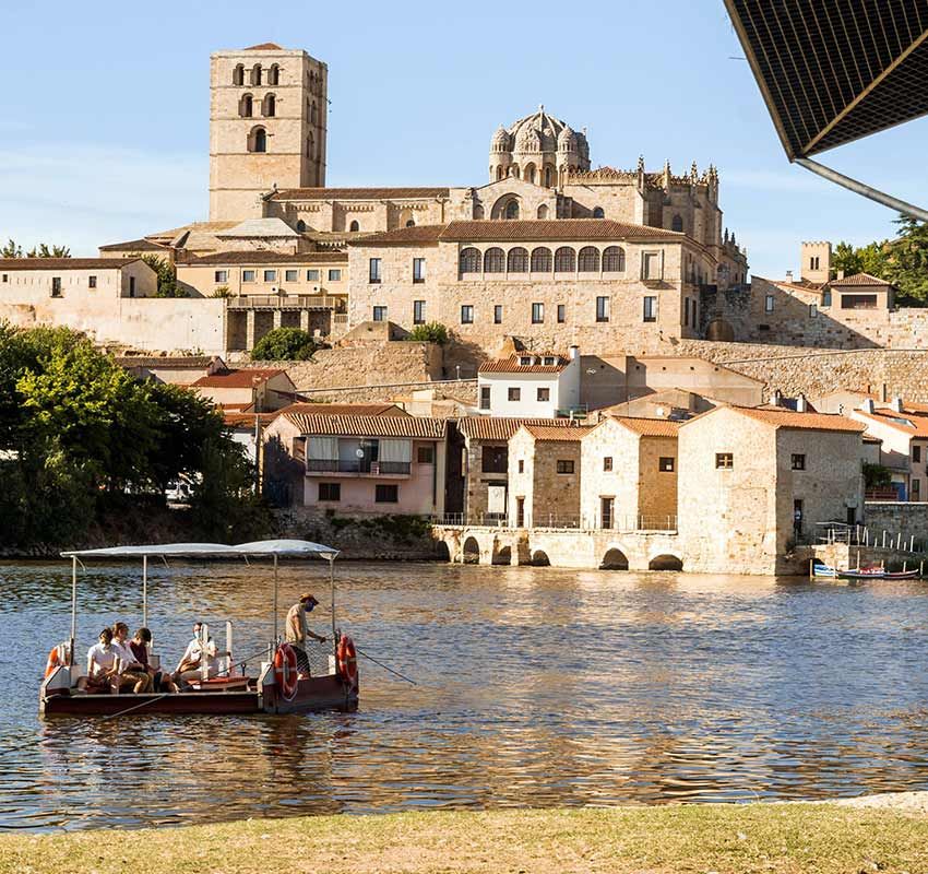 Paseo en barca por el Duero en Zamora