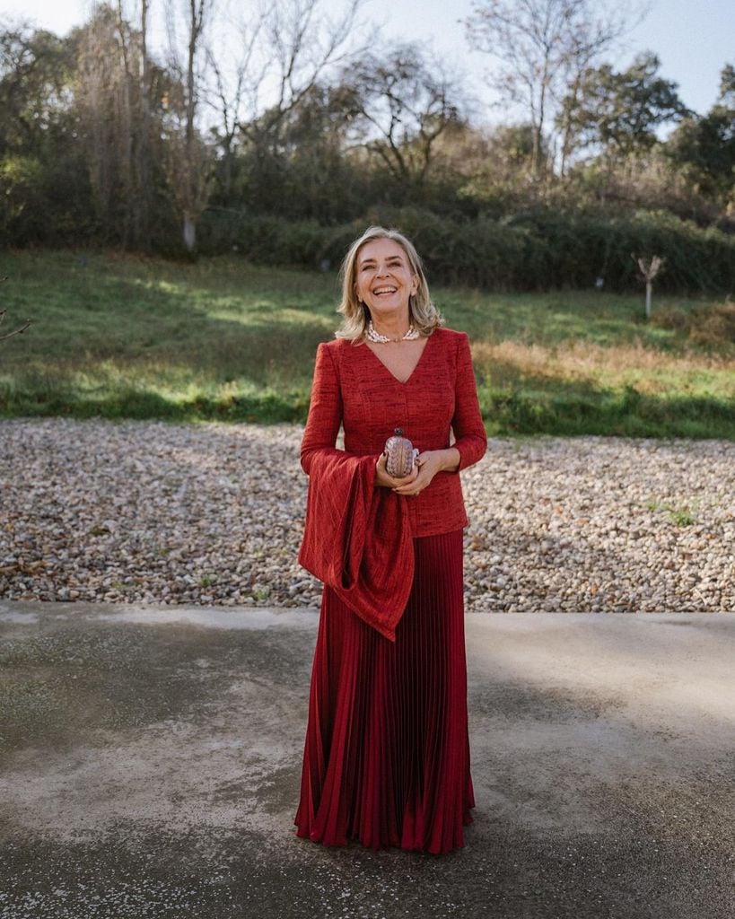 Vestido de madrina rojo de Fátima González Atelier