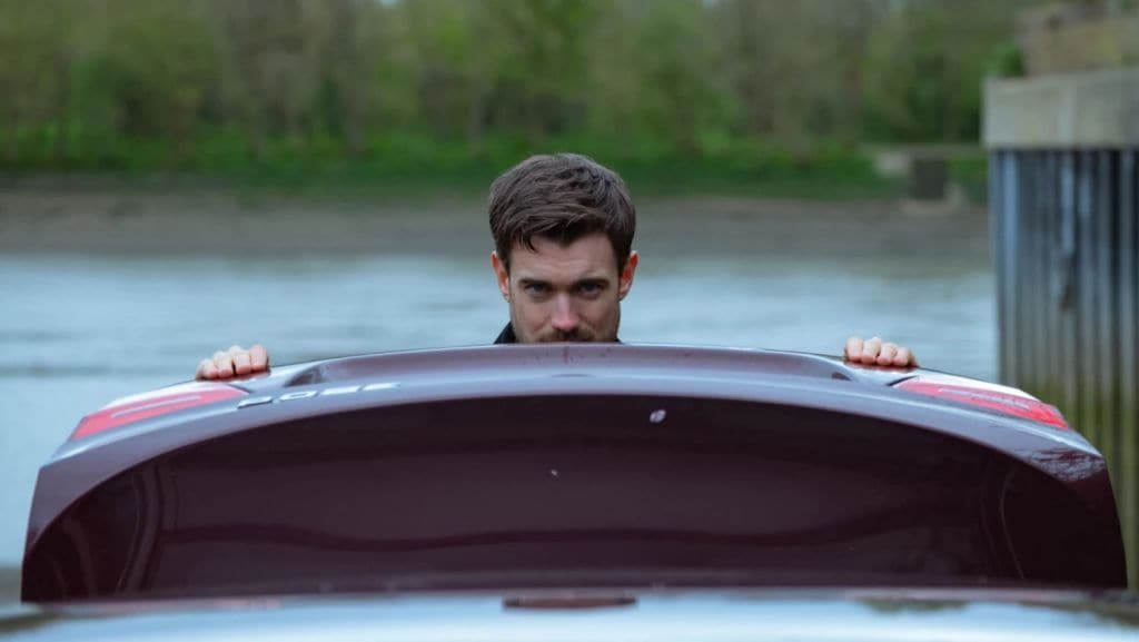 La doble cara de Adam te mantendrá pegado a la pantalla