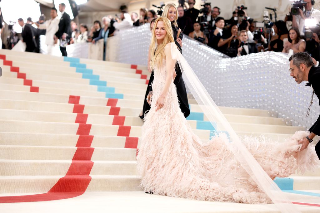 Nicole Kidman se ha mantenido como un ícono de la moda desde la década noventera. 