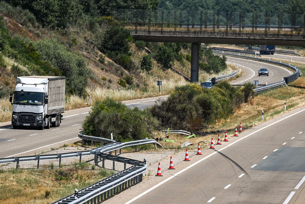 Una vista general del lugar donde Jota y su hermano André perdieron la vida, después de su accidente automovilístico, el 3 de julio.