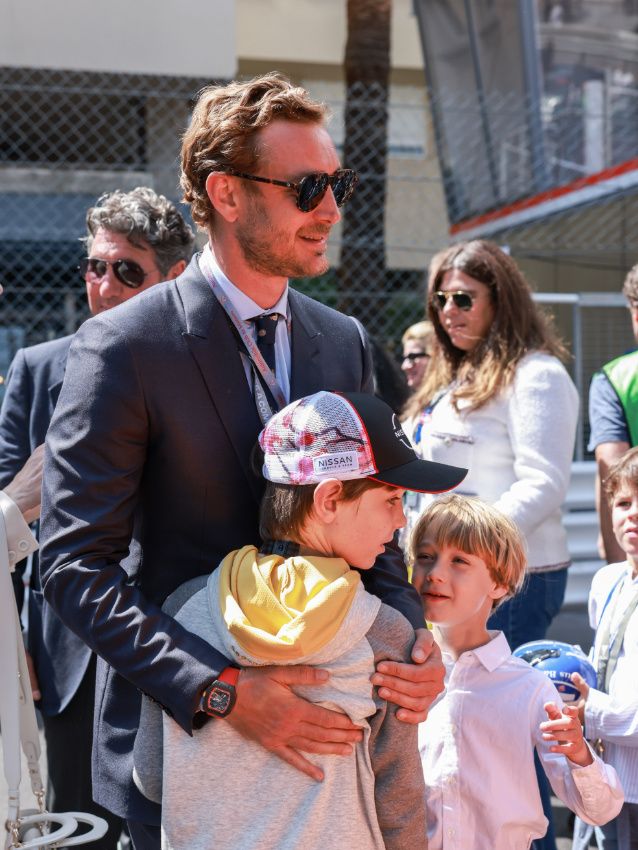 Pierre Casiraghi con su sobrino Raphaël