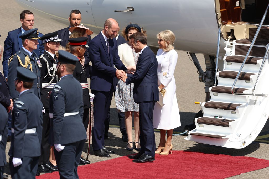 El presidente francés y su esposa protagonizaron otro momento extraño, a su llegada a Londres.