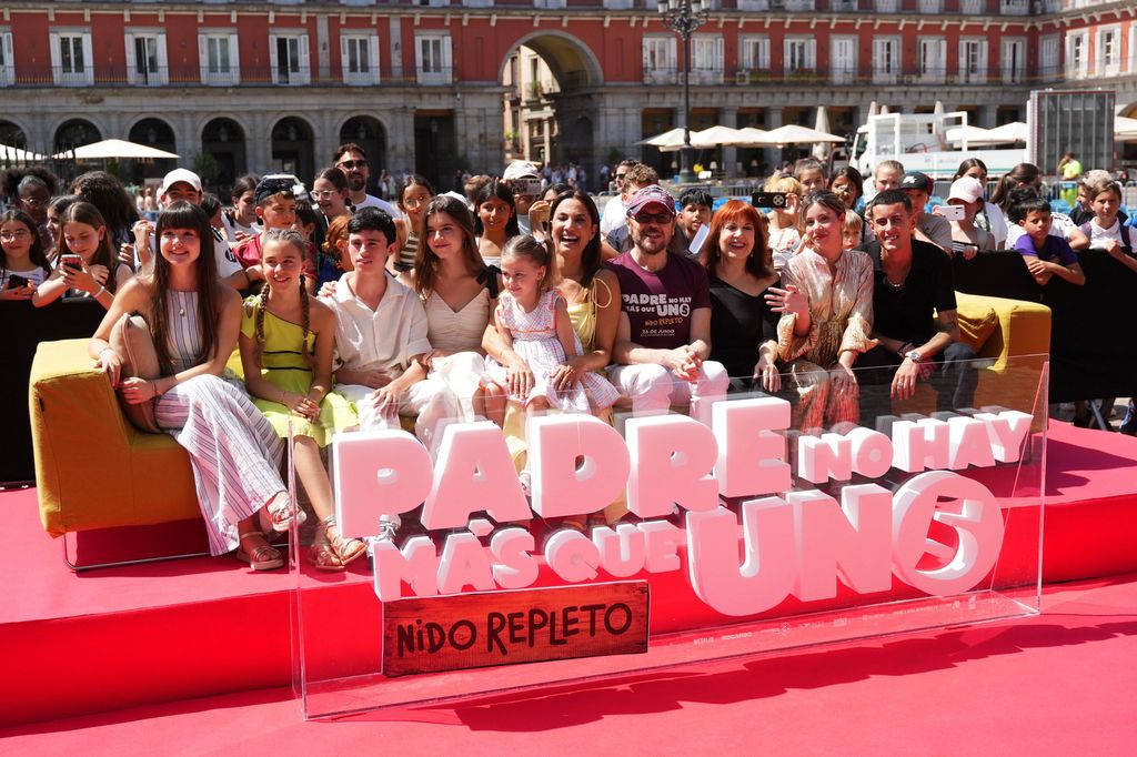 Toda la familia de 'Padre no hay más que uno' en la presentación en Madrid de la quinta y última película
