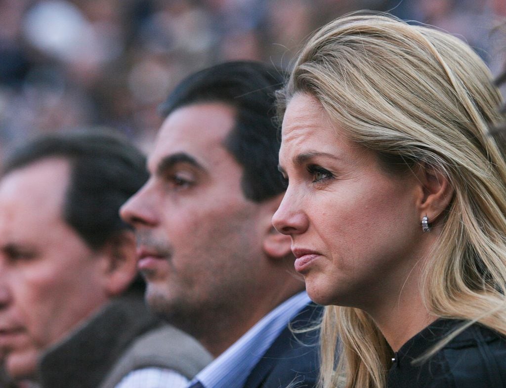 Genoveva Casanova y Gonzalo Vargas Llosa, en la plaza de toros de Ciudad de México en noviembre de 2010