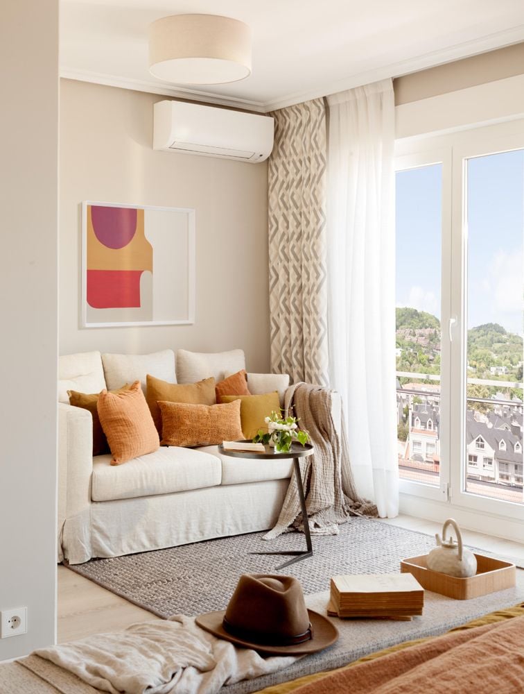 Saloncito privado en un dormitorio