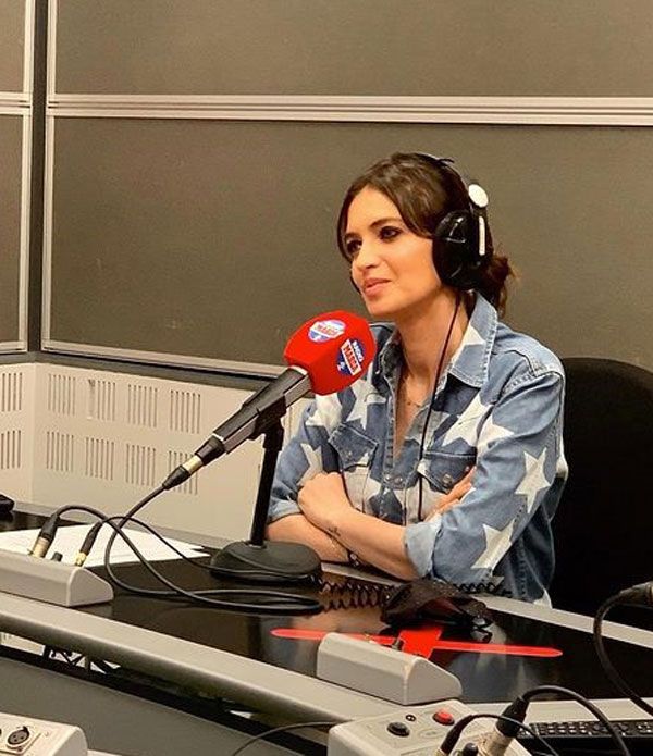 Sara Carbonero con camisa de estrellas