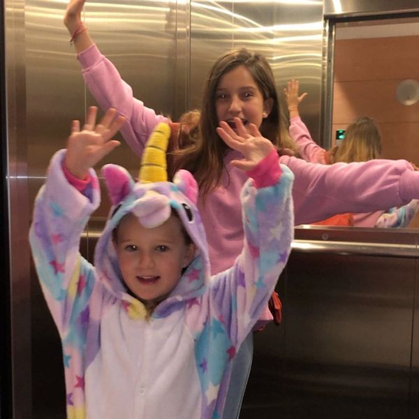 Geraldine Bazán y sus hijas