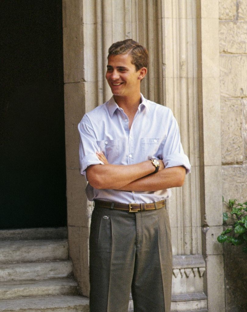 Un joven Felipe de Borbón en el palacio de Marivent