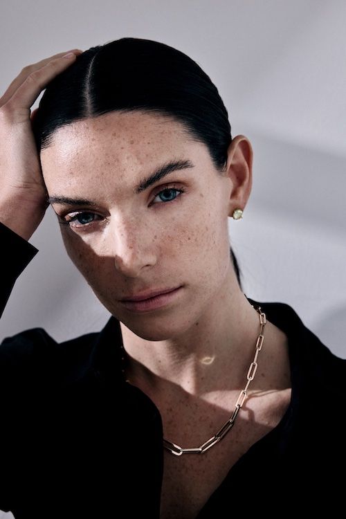 Las 5 joyas elegidas por la redacción que elevarán todos tus 'looks' de día y noche