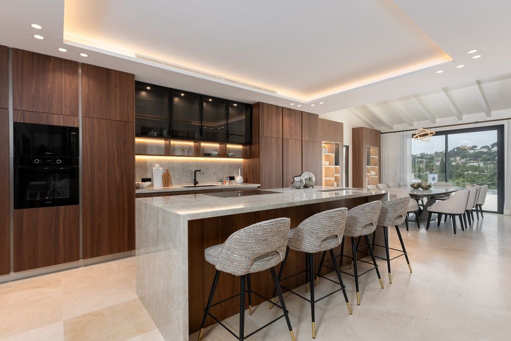 Cocina con isla abierta al salón