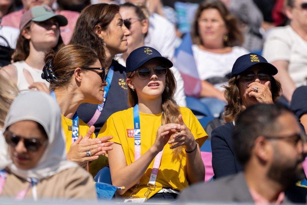 La princesa Estelle acompaña a su abuela, la reina Silvia de Suecia, y a su madre, la princesa Victoria, en los Juegos Paralímpicos 2024