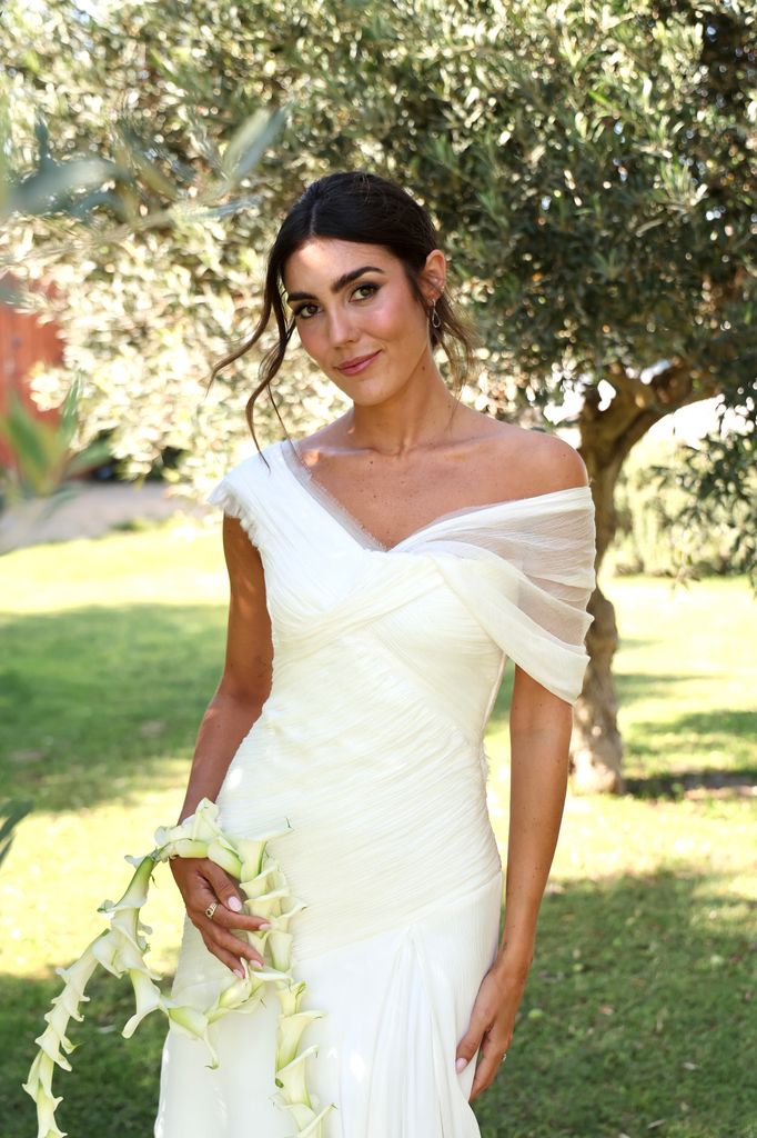 La influencer, espectacular y bellísima con su look nupcial