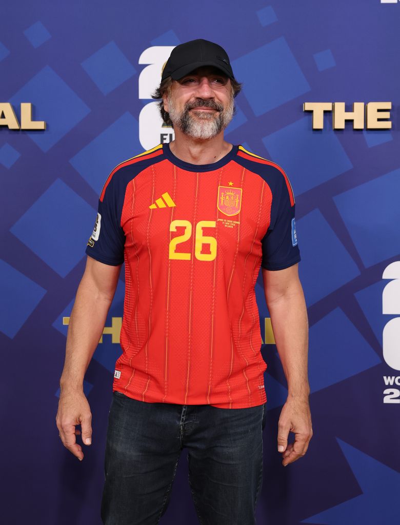 Javier Bardem a su paso por la gold carpet en la final de la Copa Mundial 2026.