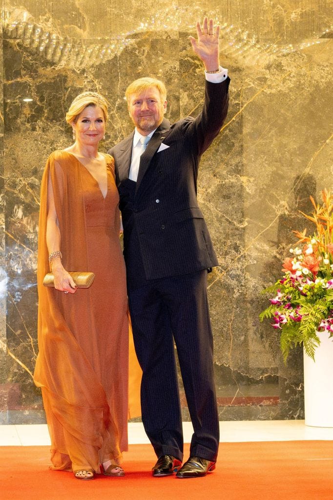 Guillermo y Máxima de Holanda en su primera cena de Estado en Surinam 