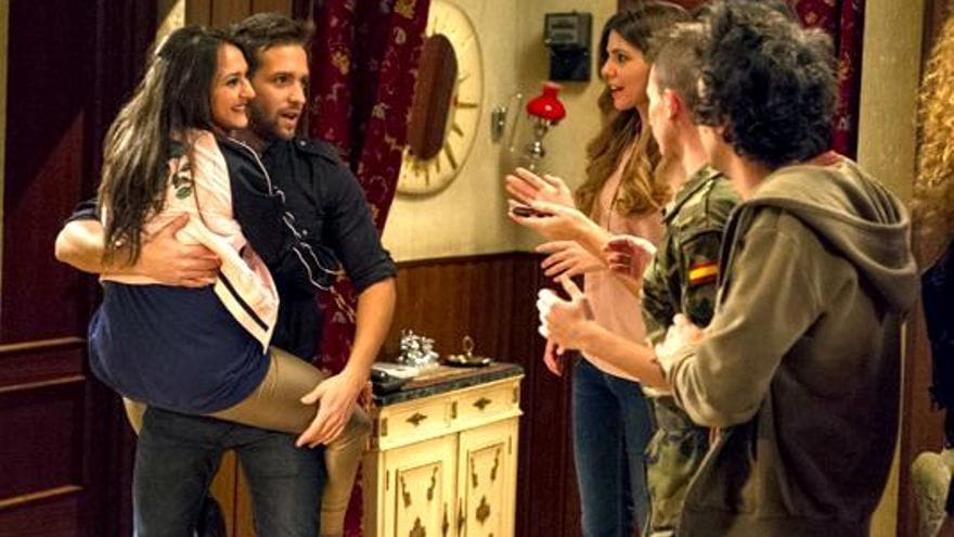 Pablo Alborán durante su cameo en 'Aída' en 2013