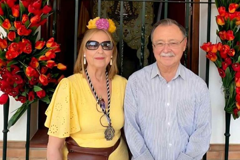 El presidente de Ceuta junto a su mujer, Loli