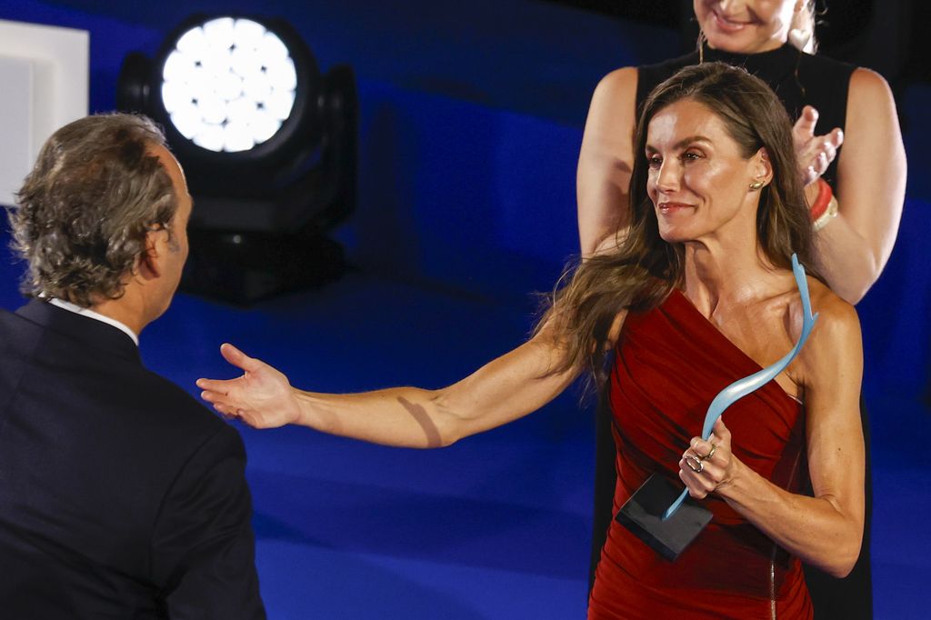 La reina Letizia ha entregado el Premio Master of Cinema al compositor Alexandre Desplat