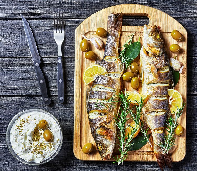 Lubina al horno con salsa tártara