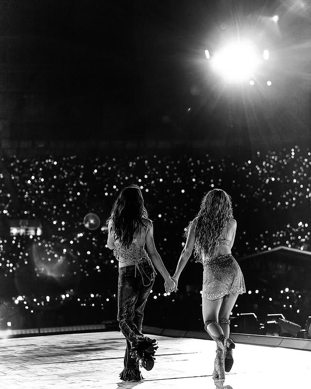 Shakira y Danna dieron muestra de su complicidad en el escenario