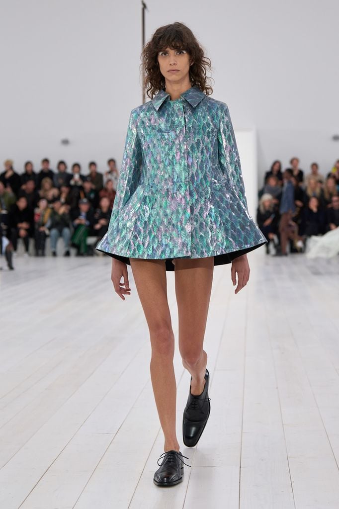 Jonathan Anderson ya ha hecho guiños al "New Look" de Dior en entregas previas.