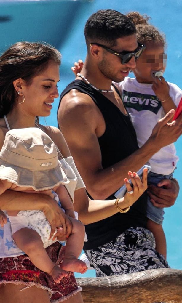 Hiba Abouk y Achraf Hakimi HOLA 4067