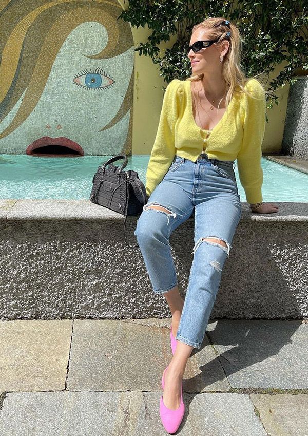 Chiara ferragni look con pinzas en el pelo