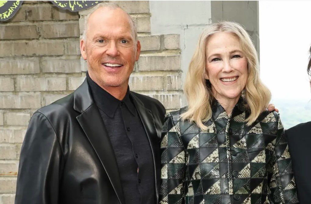 Michael Keaton con su compañera y amiga