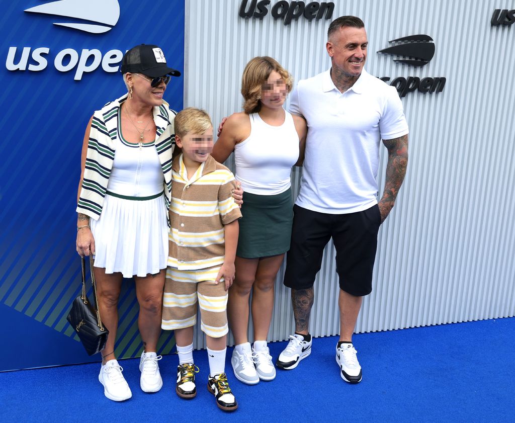 La cantante, con su marido y sus hijos en una imagen de archivo