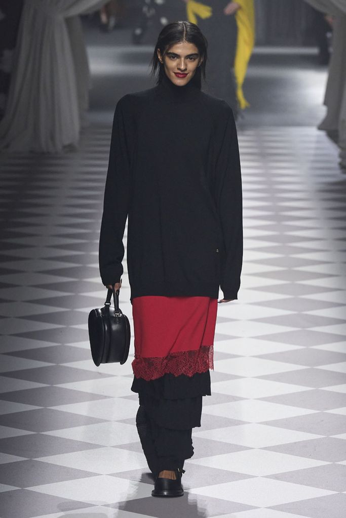 moschino debut 032a