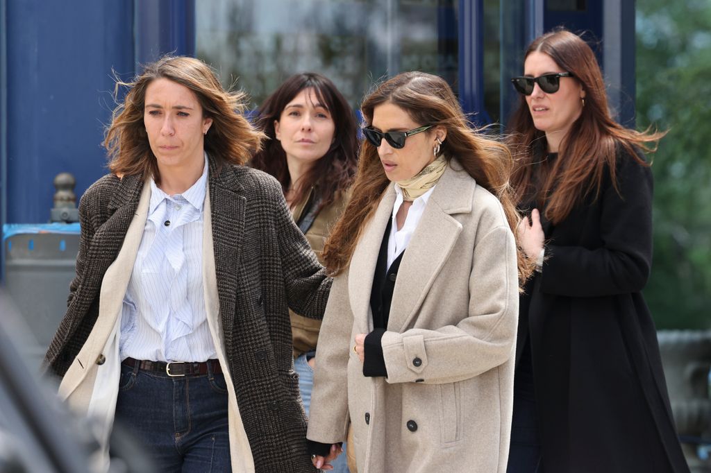 Sara Carbonero durante el velatorio de su madre, Goyi Arévalo, el 13 de abril de 2026, en Corral de Almaguer