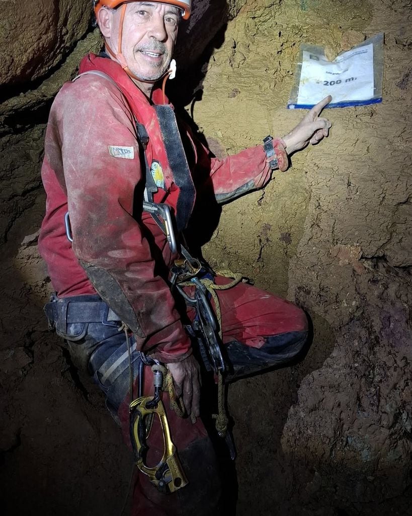 La impresionante supercueva descubierta en Málaga que llevaba 30 años oculta bajo tierra
