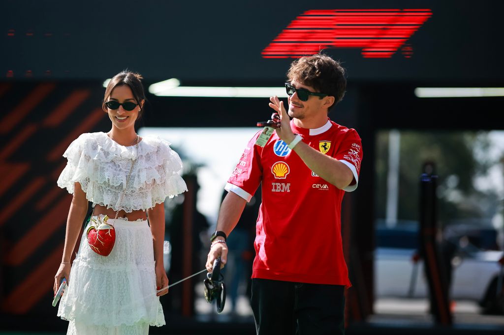 Charles Leclerc y Alexandra Saint Mleux