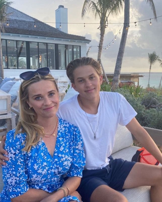 Reese Witherspoon y Ryan Phillippe juntos en el 18 cumpleaños de su hijo