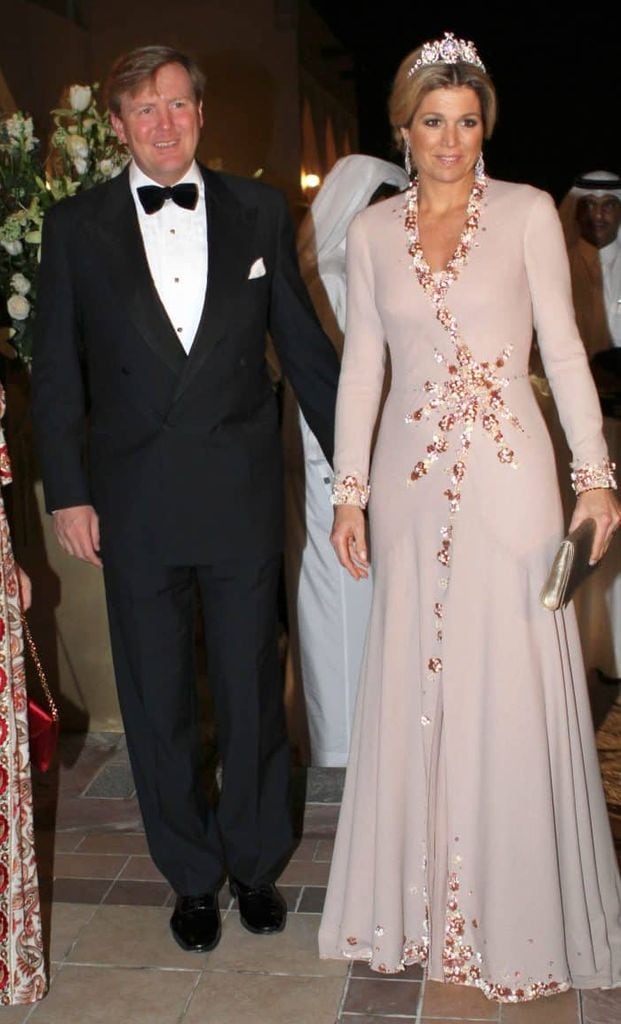 La entonces princesa Máxima de Países Bajos luce el vestido rosa con lentejuelas durante una visita de Estado a Catar