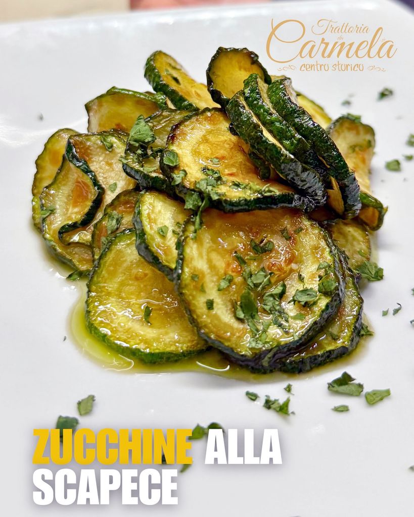 Los Zucchine alla scapece, de la Trattoria da Carmela, restaurante ubicado en el centro histórico de Nápoles.