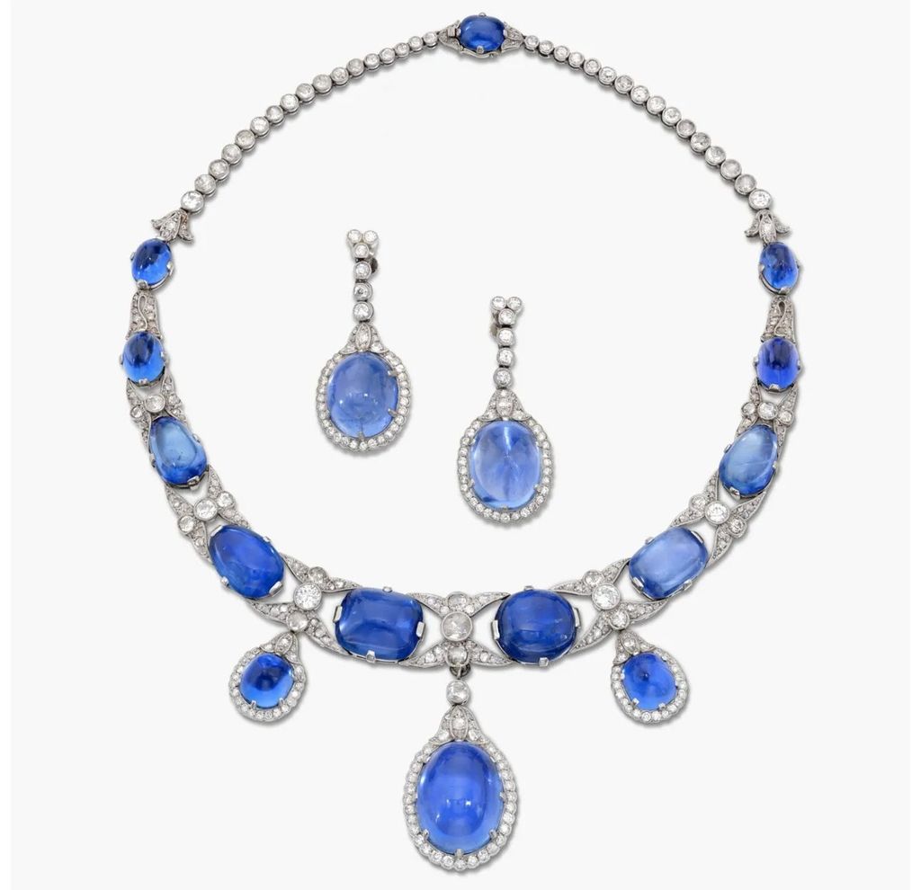 El histórico collar de zafiros cabujón y diamantes de talla antigua, heredado de la princesa Sibylla y con origen en la corte imperial rusa, es la pieza estrella de la subasta de Sotheby's