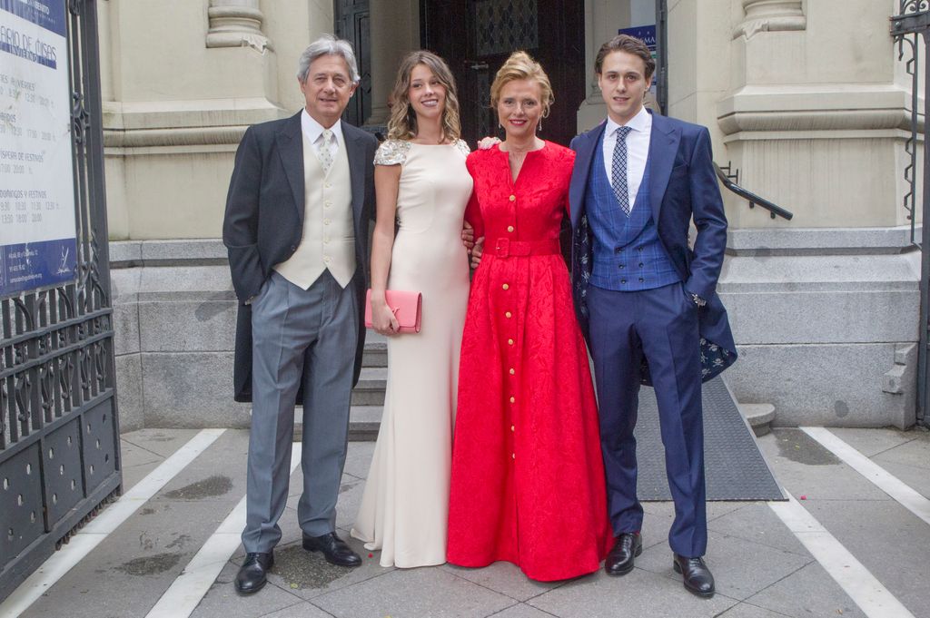 Yuste y su mujer en la boda de su hijo