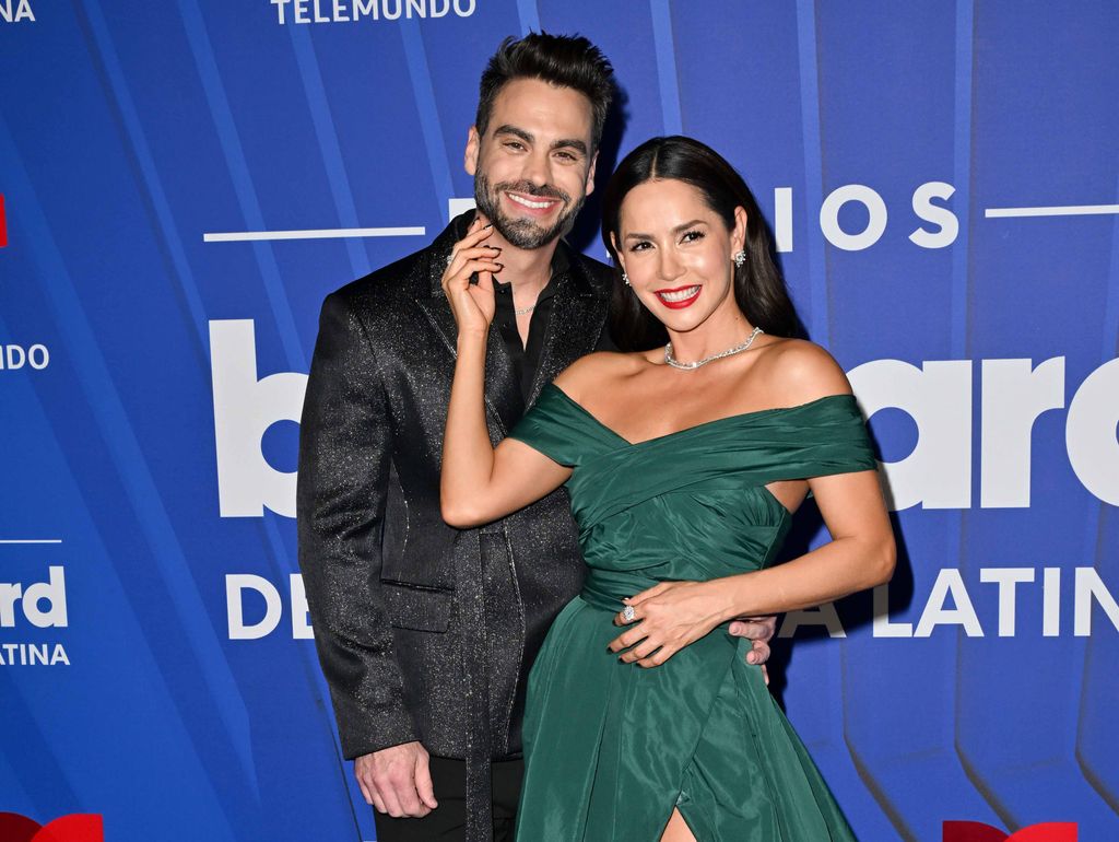 Frederik Oldenburg y Carmen Villalobos en los Billboard Latin Music Awards 2024.